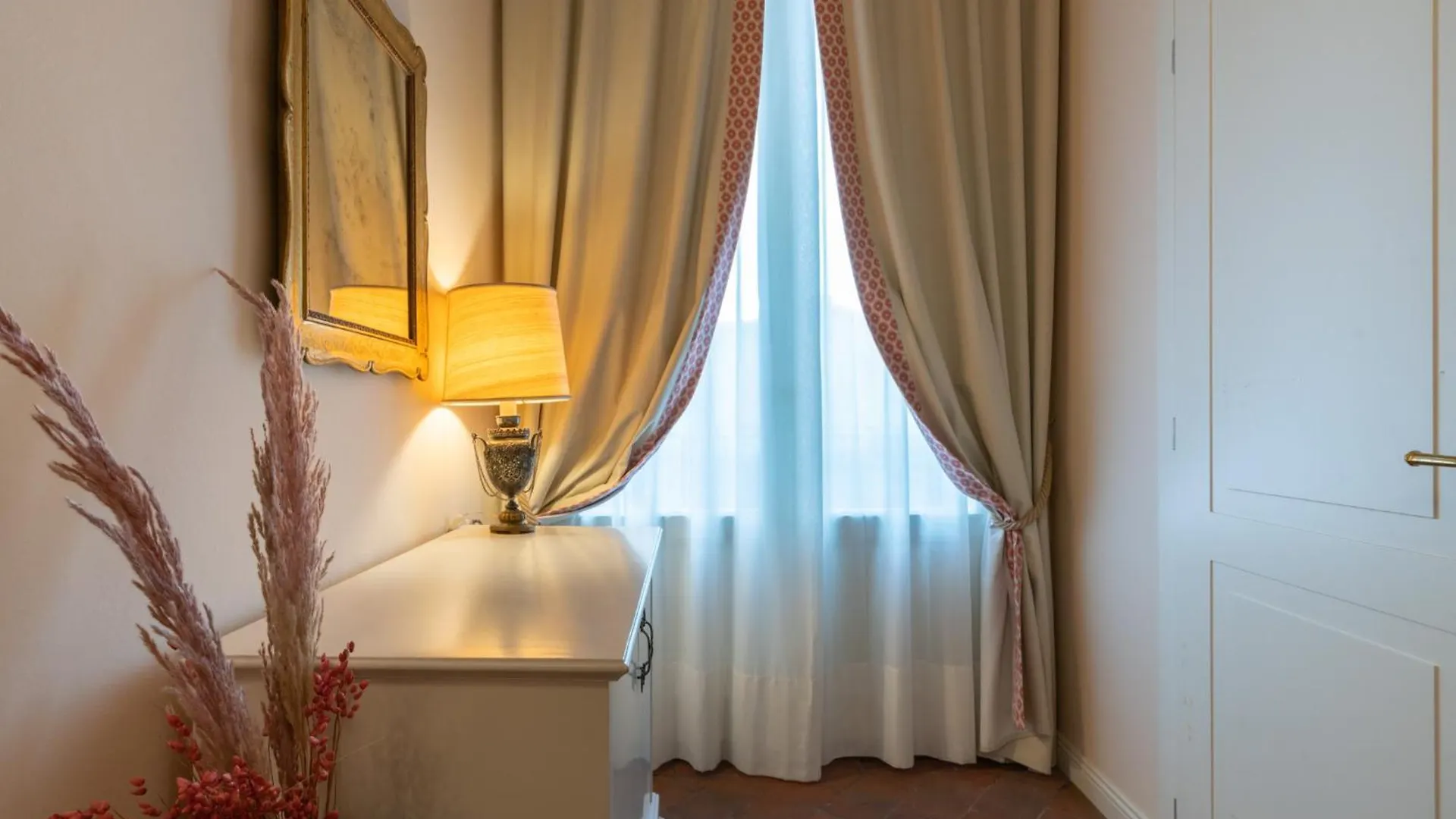 Dimora Del Cardinale - Residenza D'Epoca Hotell Florens 3*,
